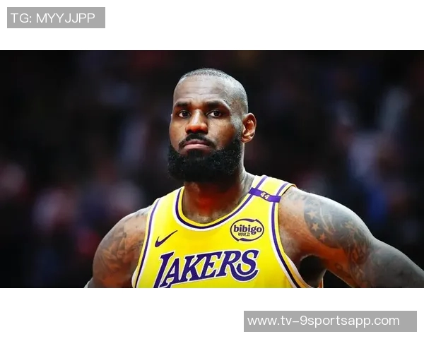 詹姆斯赞球队战术艾顿多面手能力出众可助攻掩护